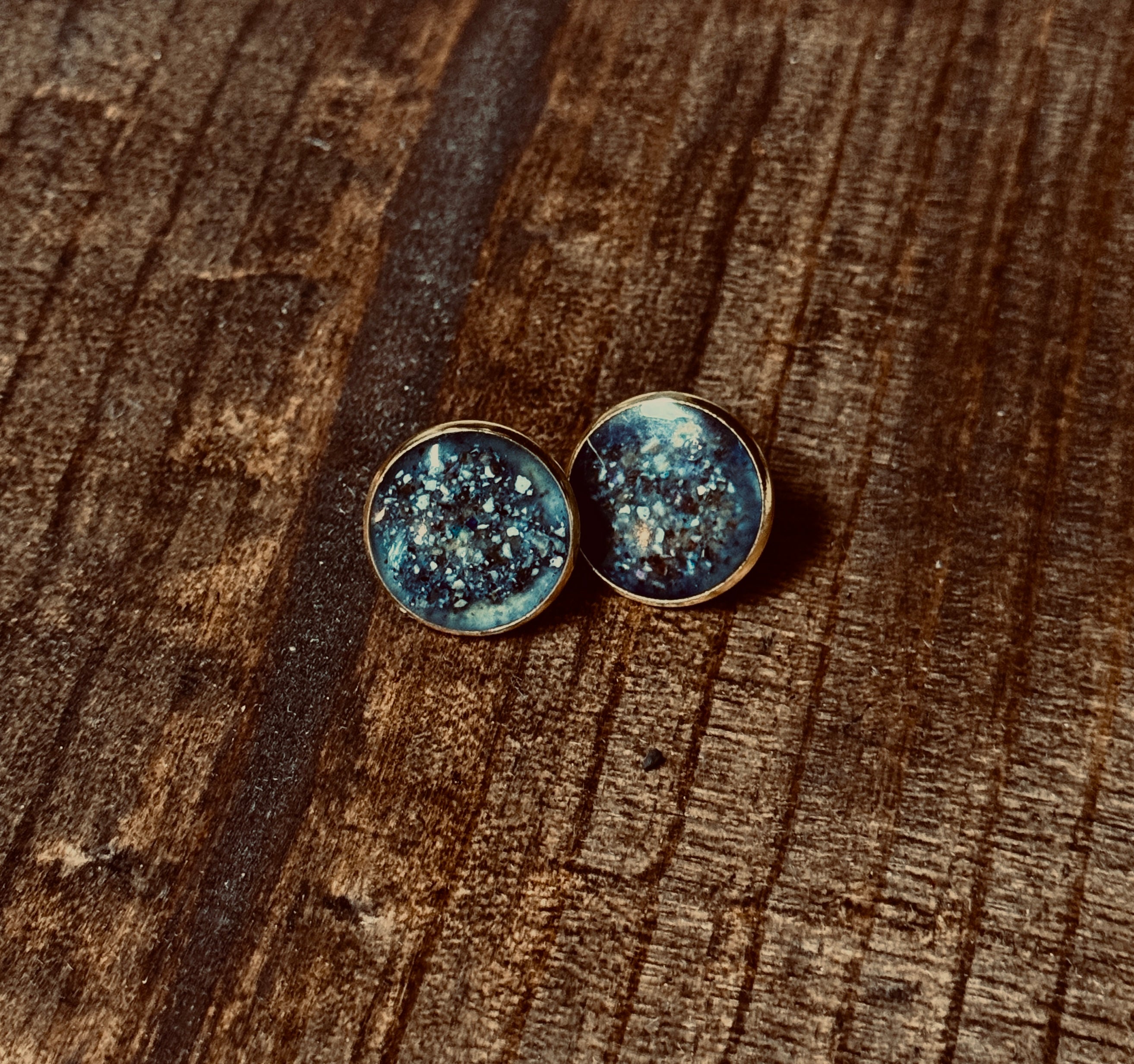 108 - Alaskan Life STUDS 18mm