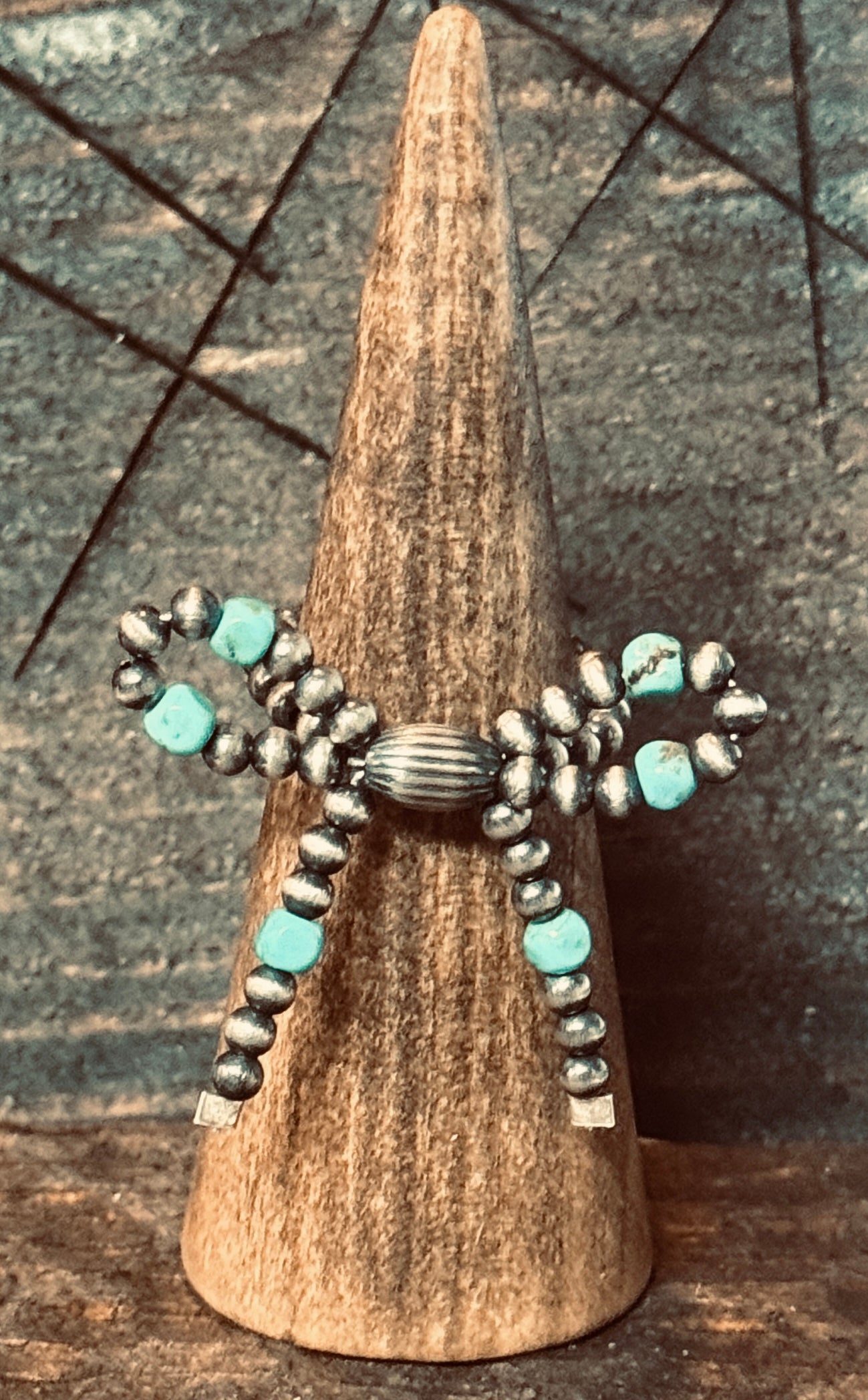 Desert Pearl Bowtie Ring - Elastic fits 7-9