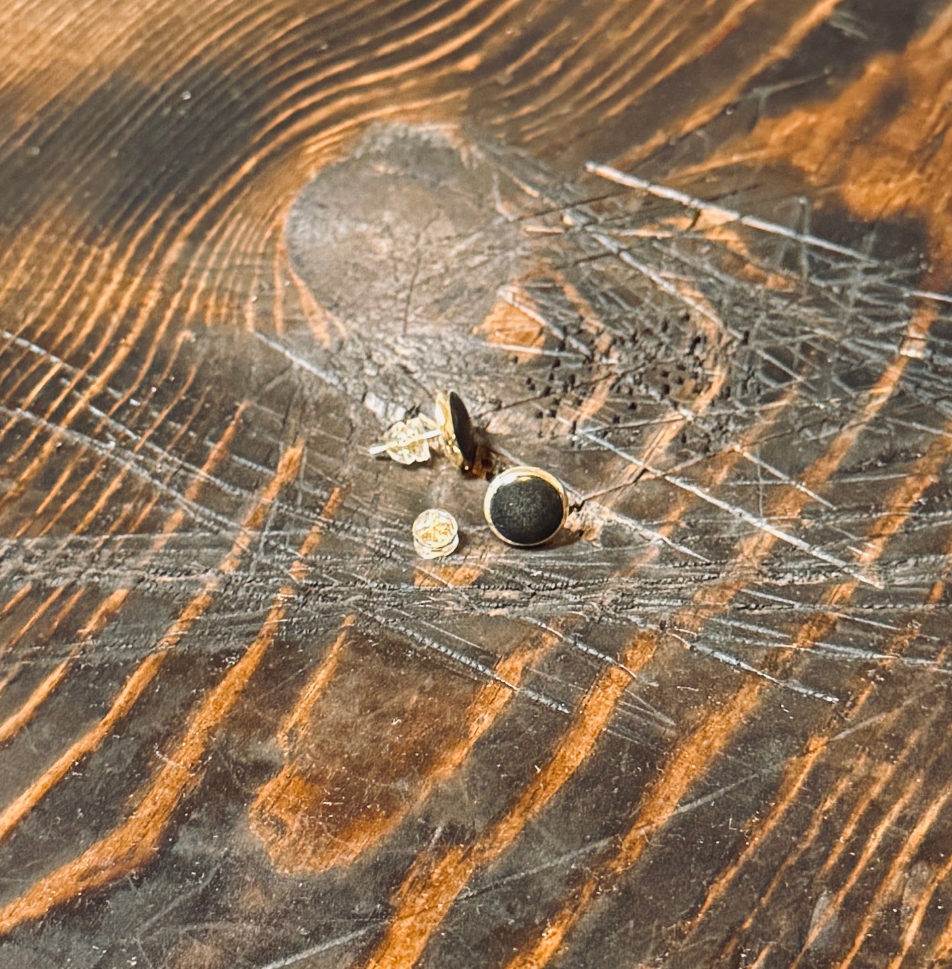 108 - GLACIER SILT STUDS