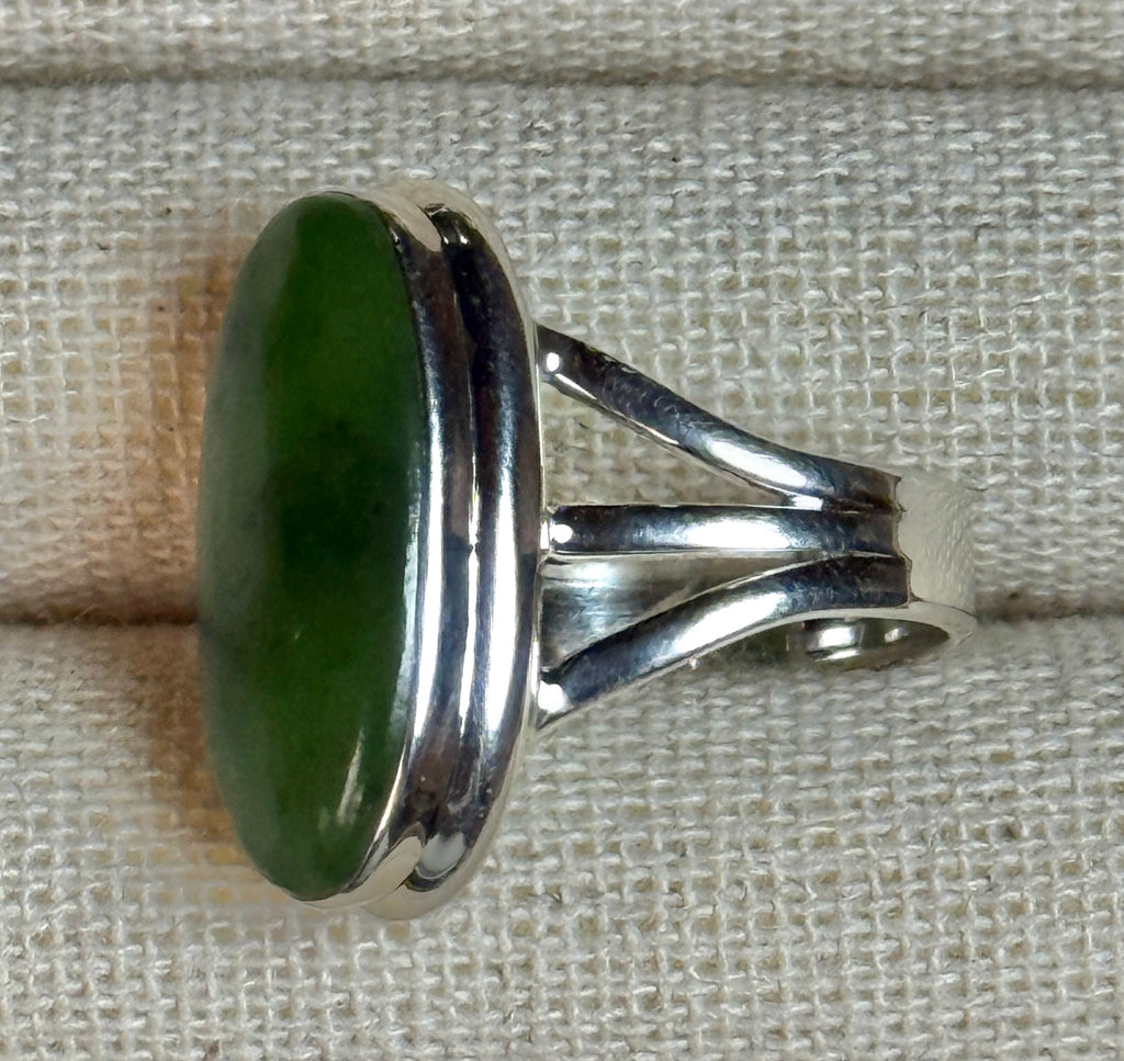 OVAL ALASKA JADE STERLING SILVER RING - 7