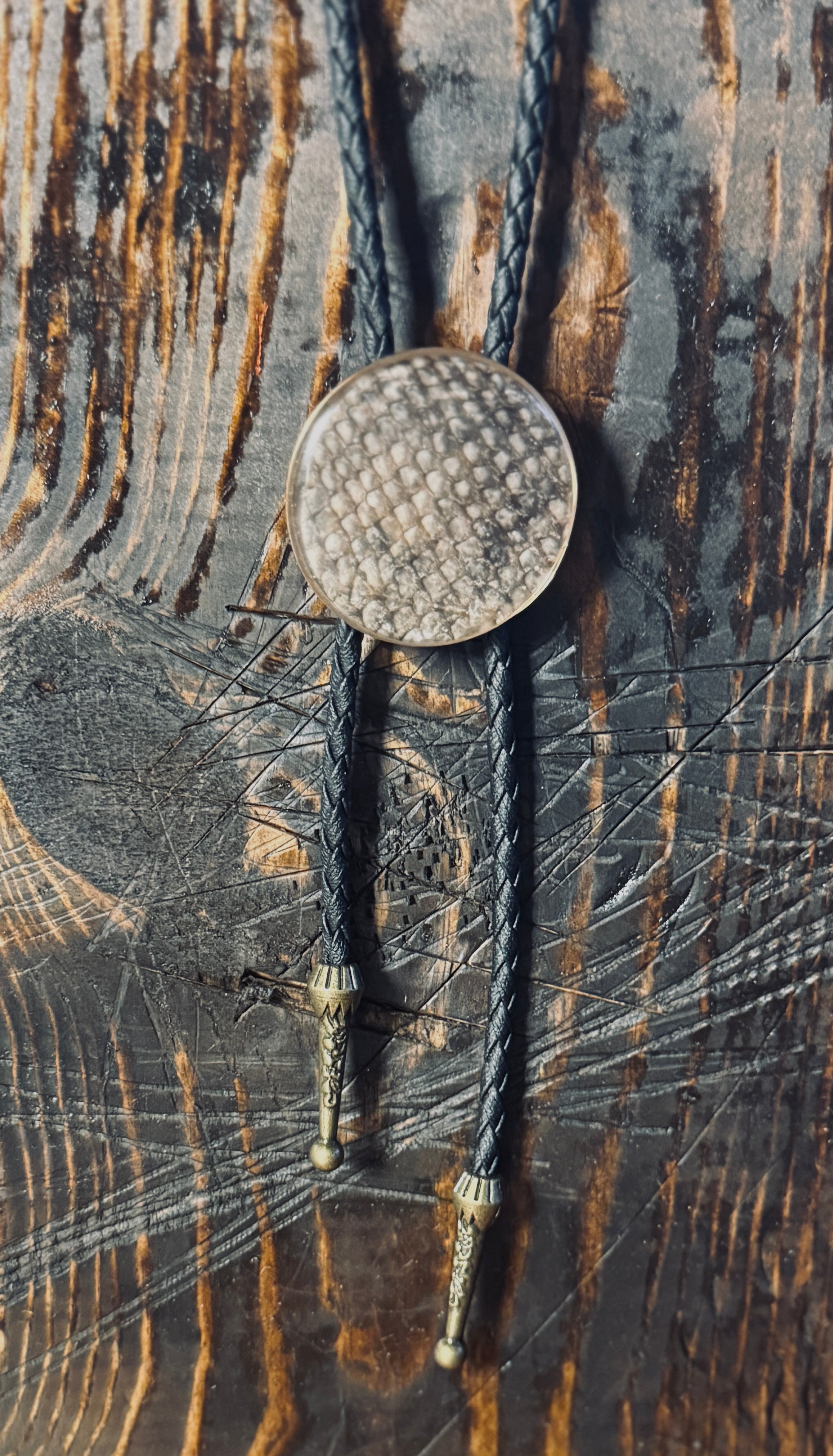 SOCKEYE SALMON SKIN BOLO