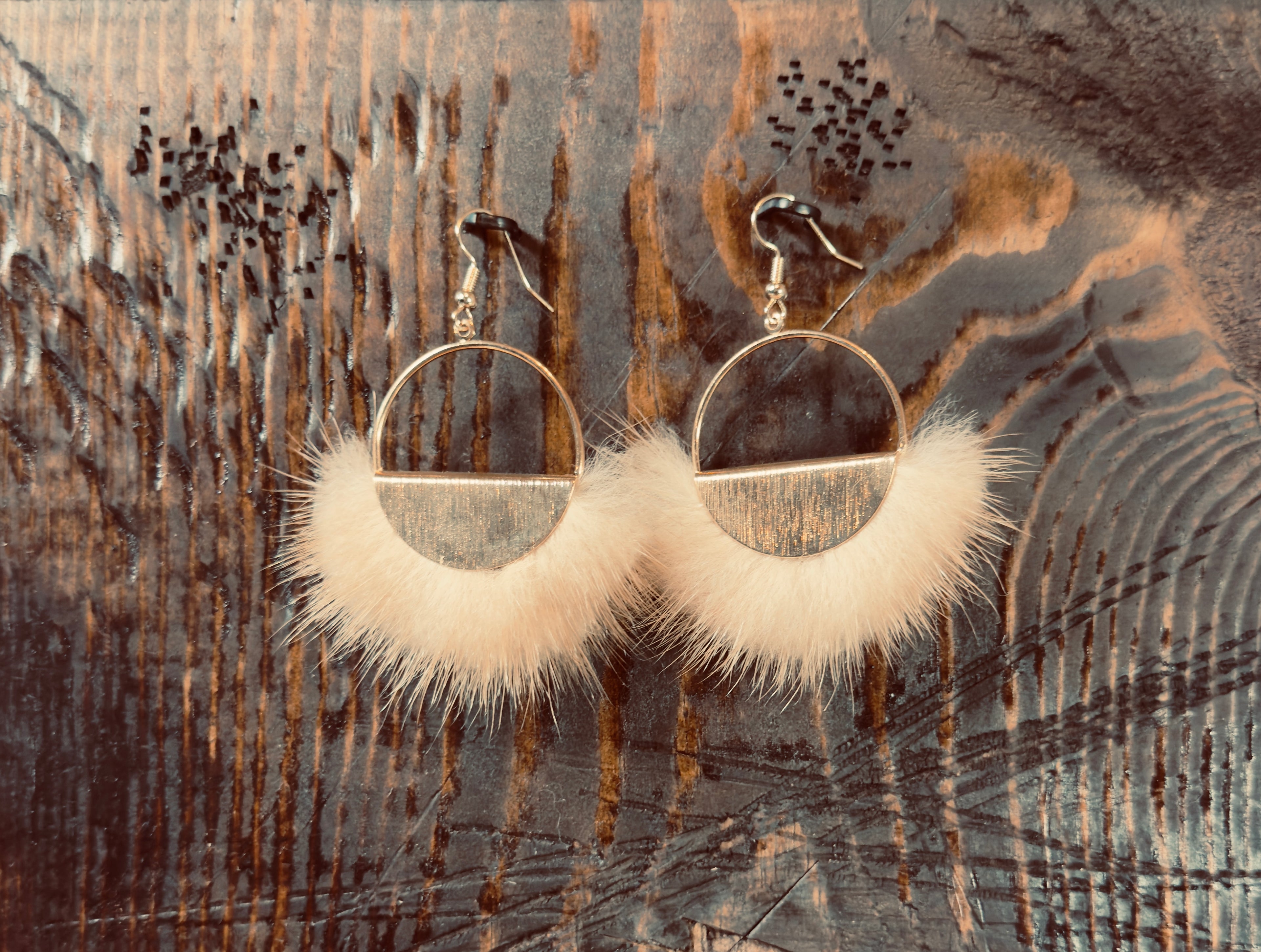 113 - MINK HOOPS - CREAM