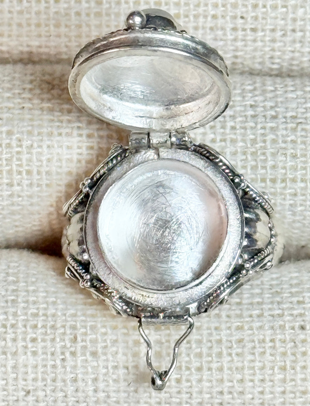 STERLING SILVER MOONSTONE POISON RING - 7