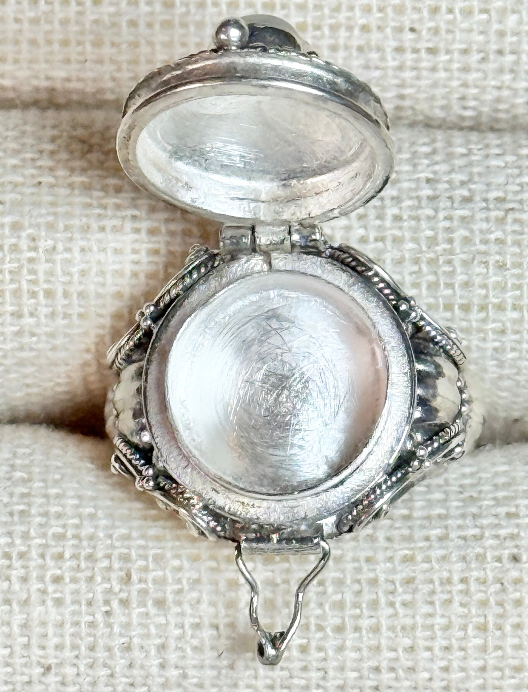 STERLING SILVER MOONSTONE POISON RING - 7
