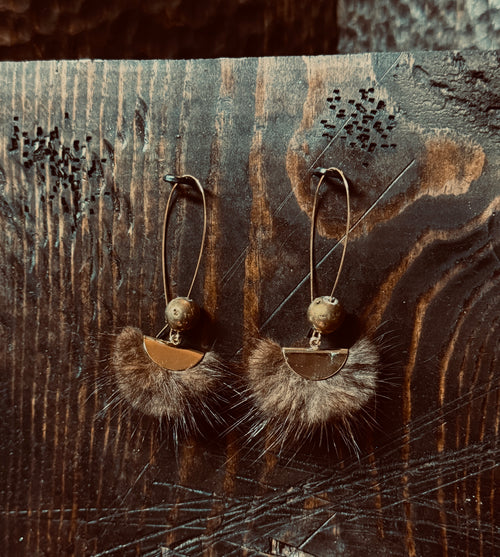117 - MINK EARRINGS WITH GOLD DRUZY AGATES - LONG KIDNEY HOOKS