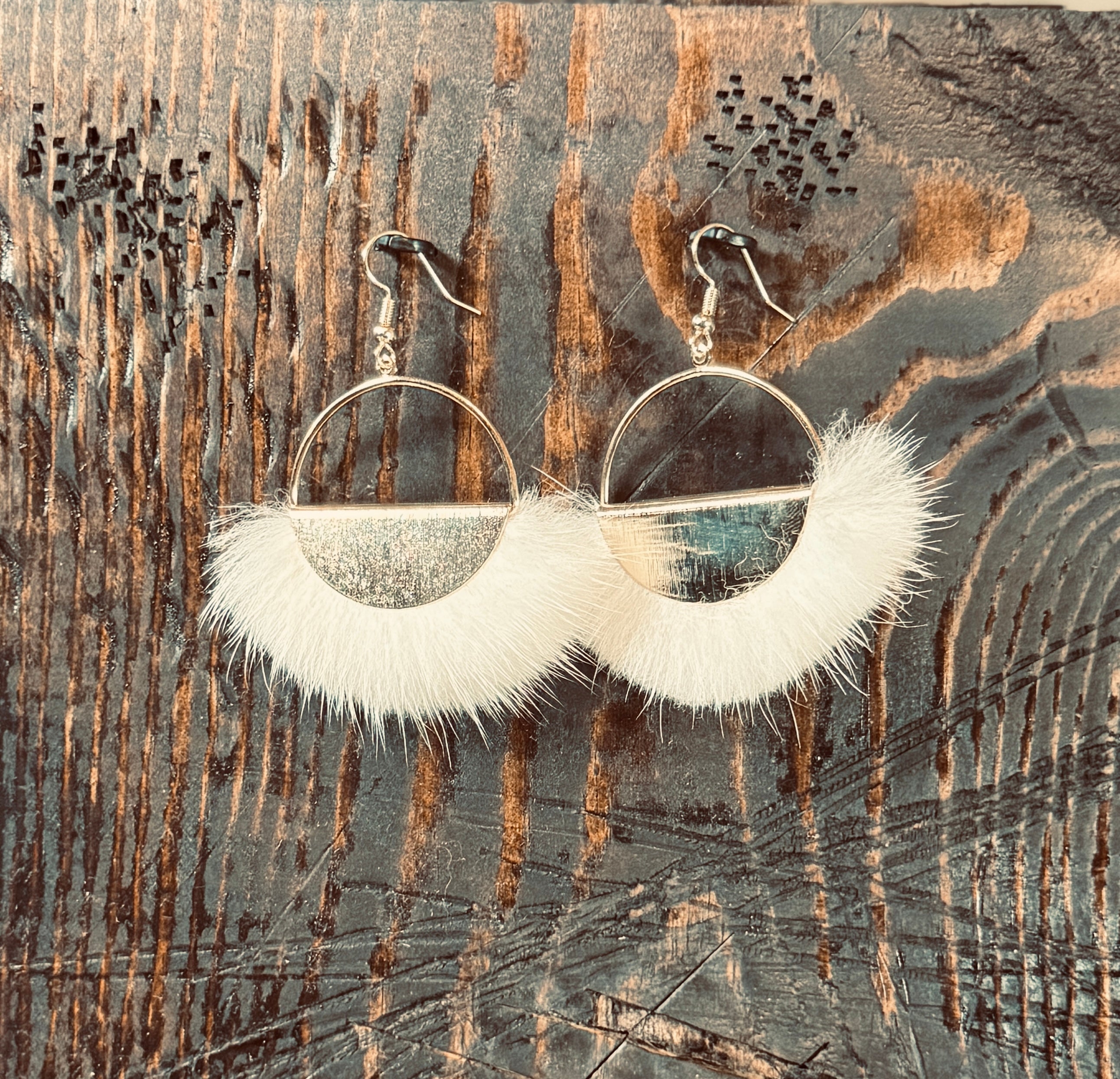 114 - MINK HOOPS - WHITE