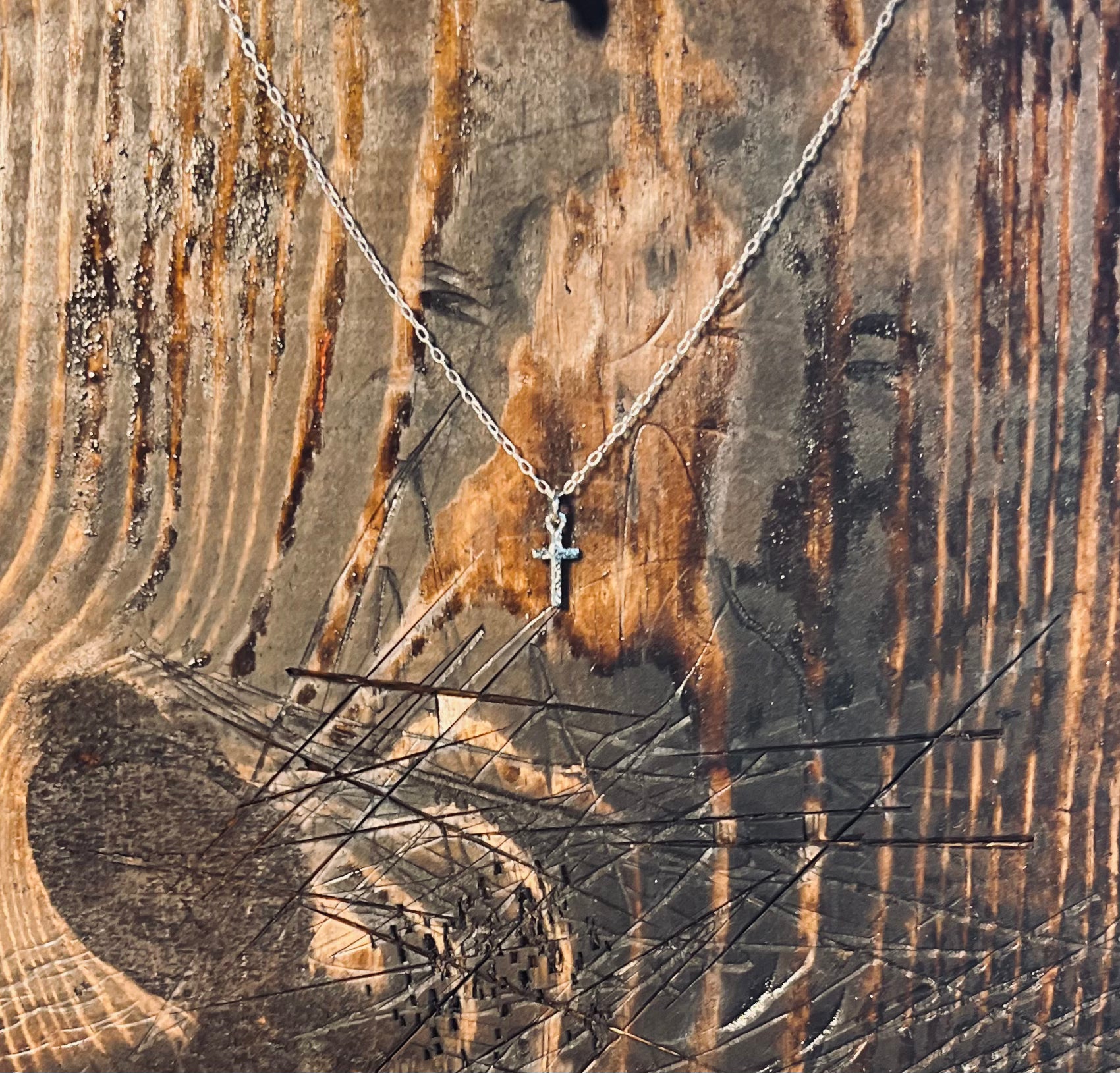 138 - PETITE SILVER CROSS