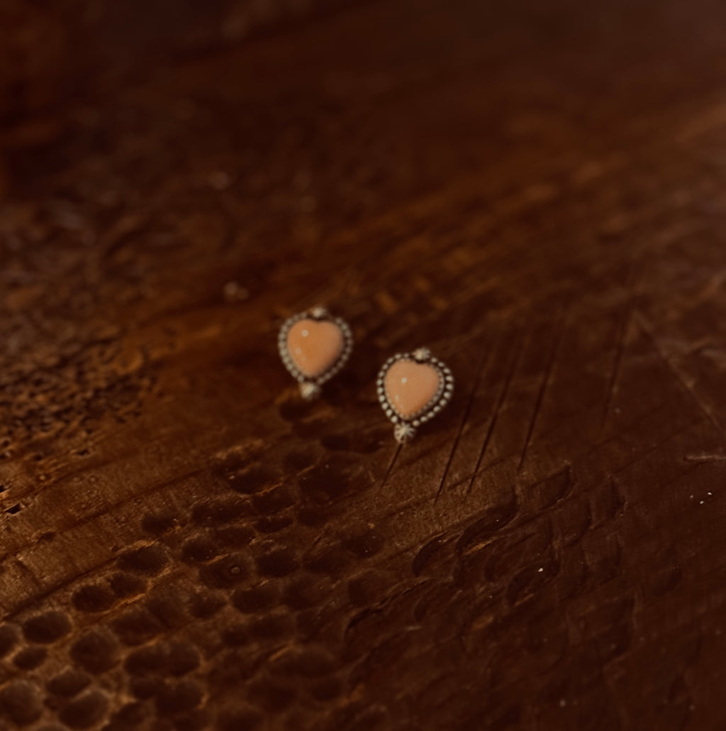 Queen Conch Heart Studs