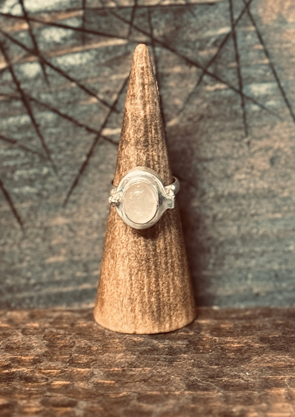 Rose Quarts Poison Ring - 7.25