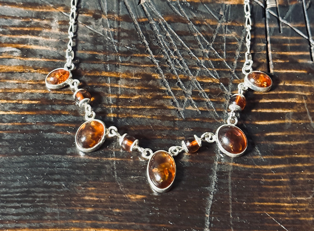 AMBER NECKLACE SET IN STERLING SILVER